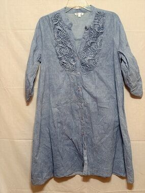 Light Chambray Button Front Tunic with Lace Yoke